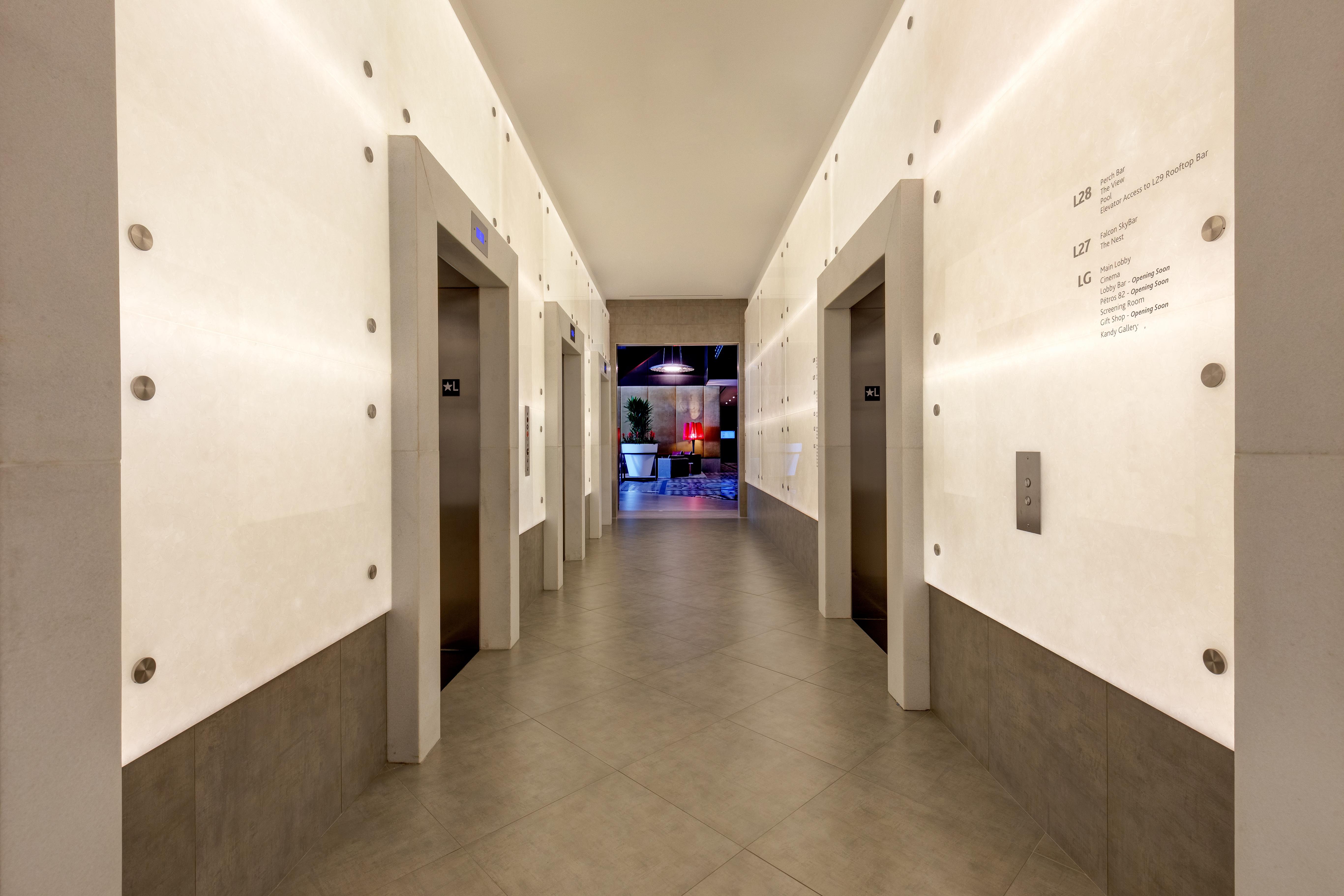 Hotel X Toronto, A Destination By Hyatt Hotel Extérieur photo Elevators at the 1st floor